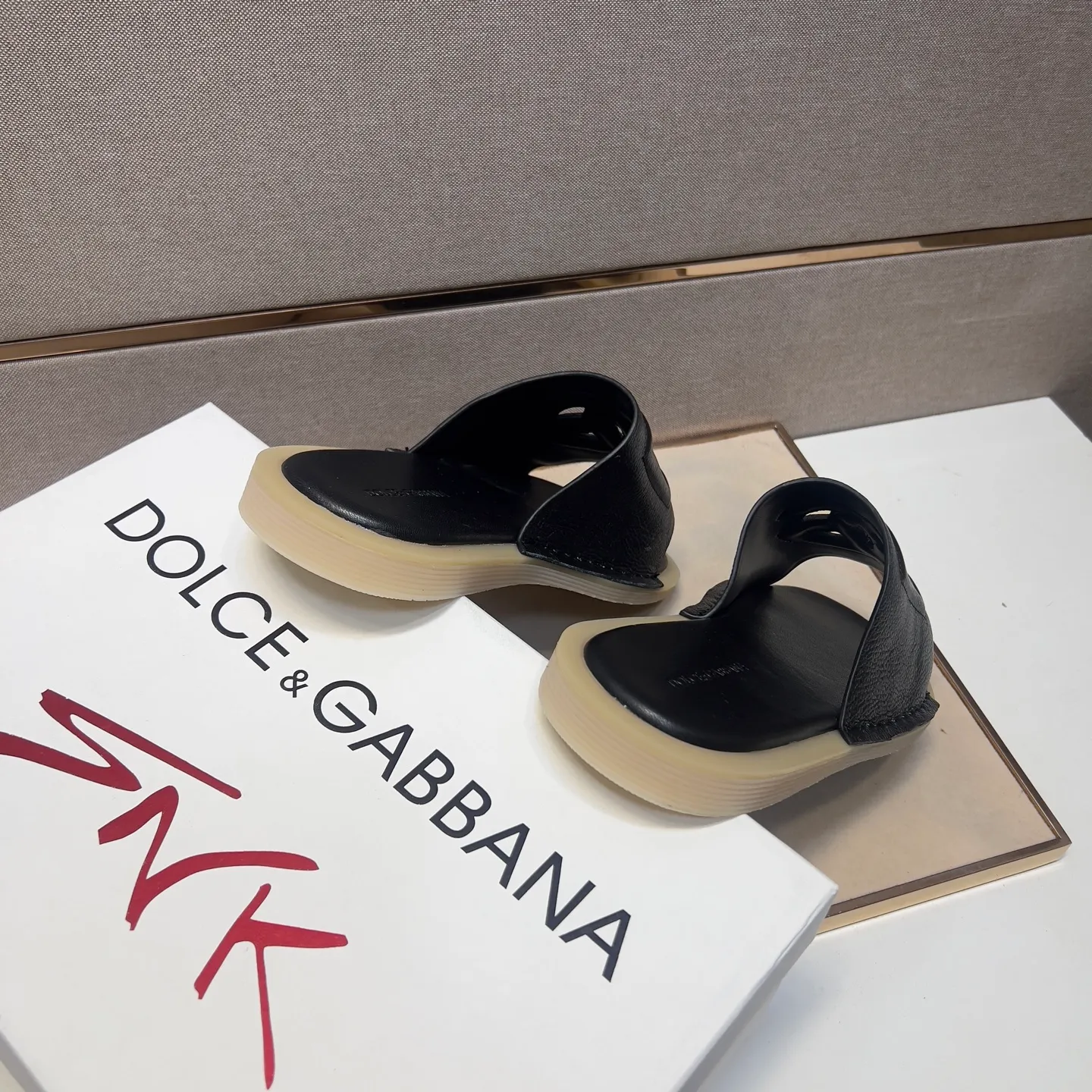Men's men's shoes 💰pp340【DG～】Men's casual slippers 2025z cabinet sales simultaneously 🔶Size: 38-44#️⃣ 🔷2 colors🔜The upper is made of multi-material splicing➕Genuine leather lining, comfortable and breathable, sole: original comfortable, wear-resistant and non-slip outsole, ⚠️Real thing📱Photographed🎬The real thing is better📢📢📢